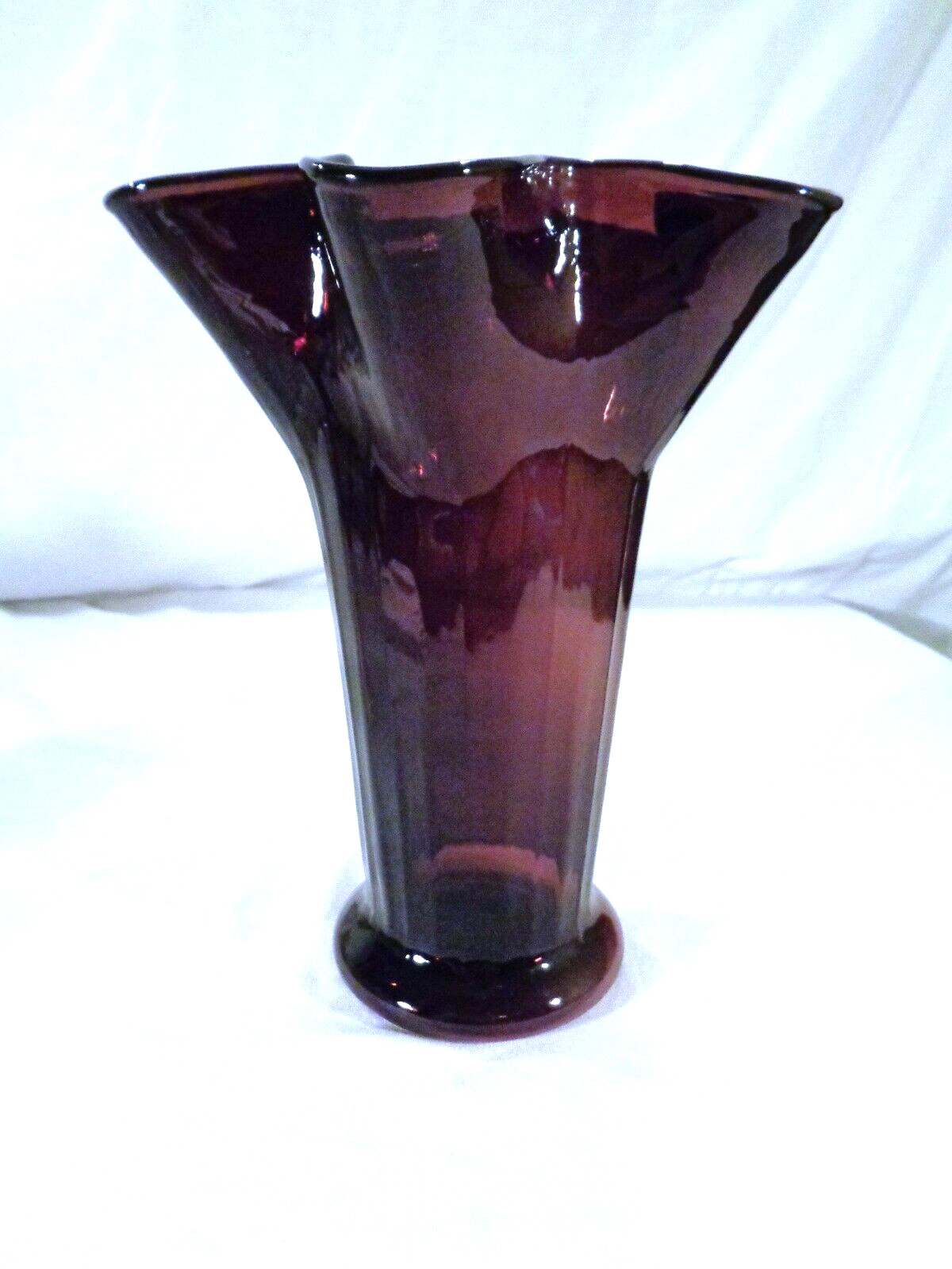 Unknown Maker 9″ Amethyst Purple Ribbed Vase
