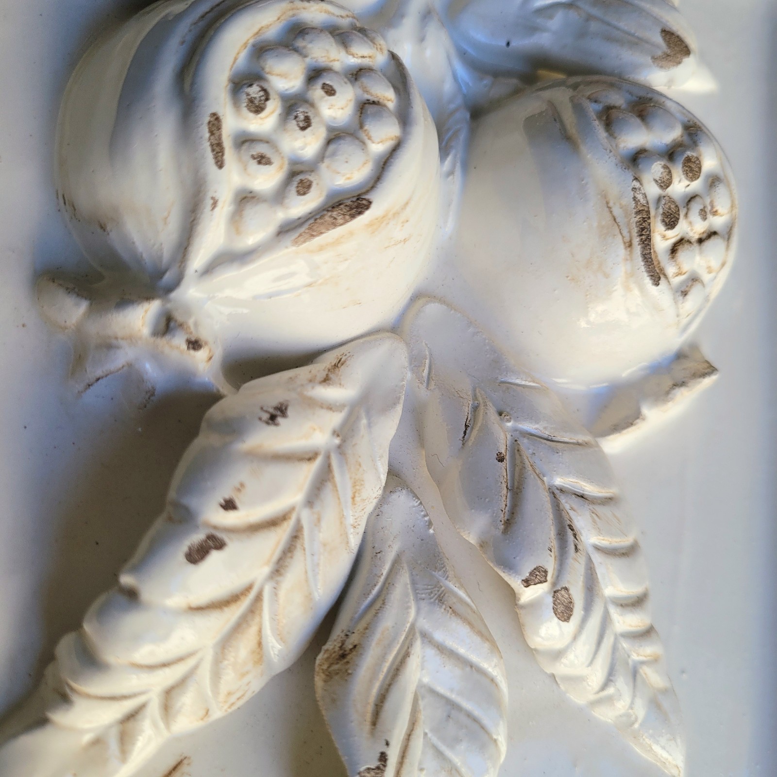 Set of 2 VIETRI ITALY Apples Pomegranate Fruit Rustic White Ceramic Wall Plaques