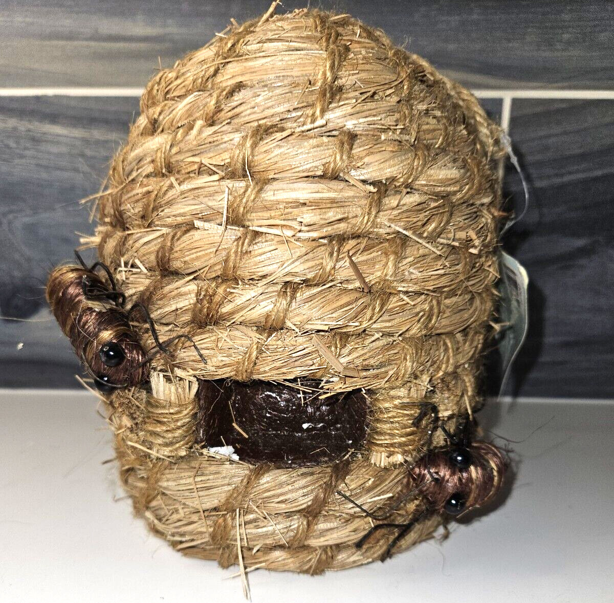 NWT Rustic Farmhouse Large Honey Bee Hive Woven Fiber Decoration w/ Bees
