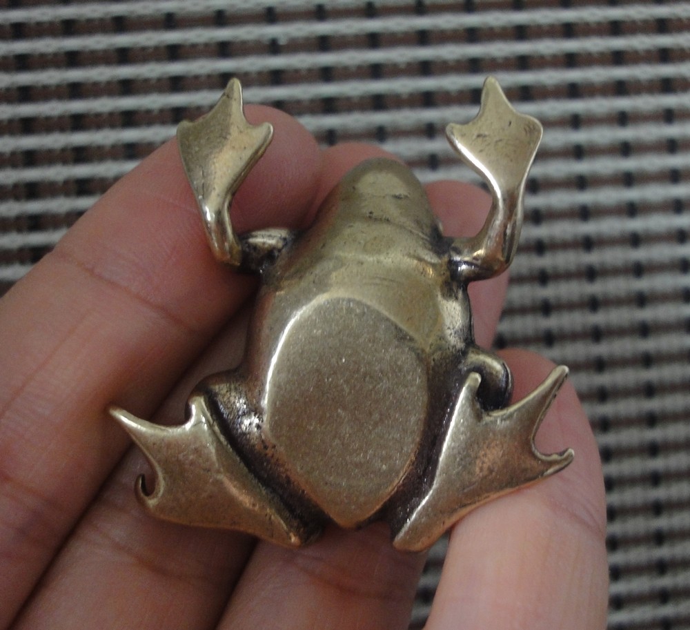 Solid Brass Frog Figurine Vintage Bronze Color Statue for Desk Shelf Decor