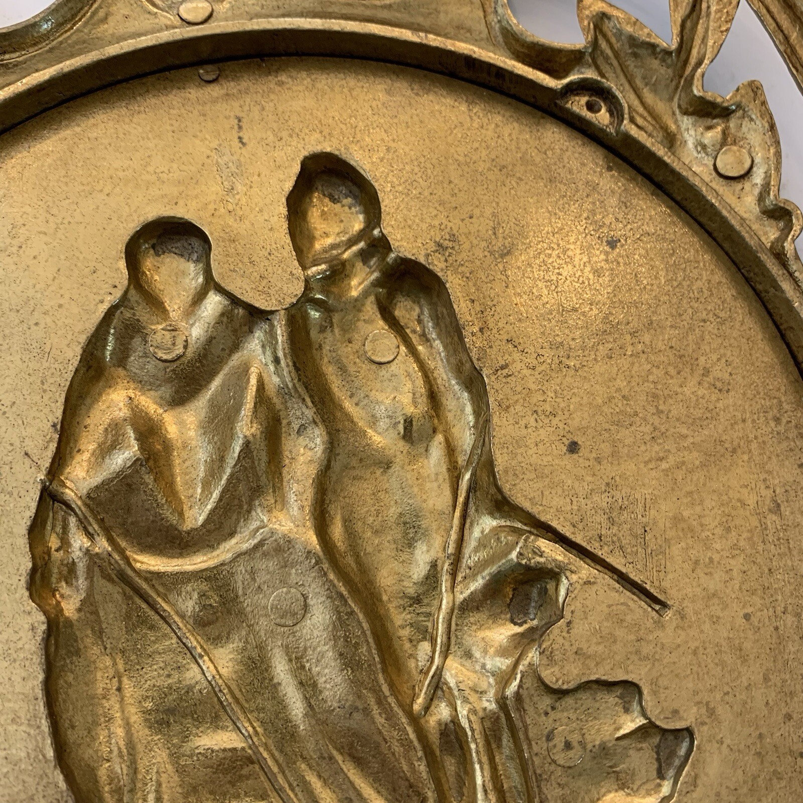 Royal Metal Wall Decor 17 in x 9 in Exact Metal Unknown exact age unknown