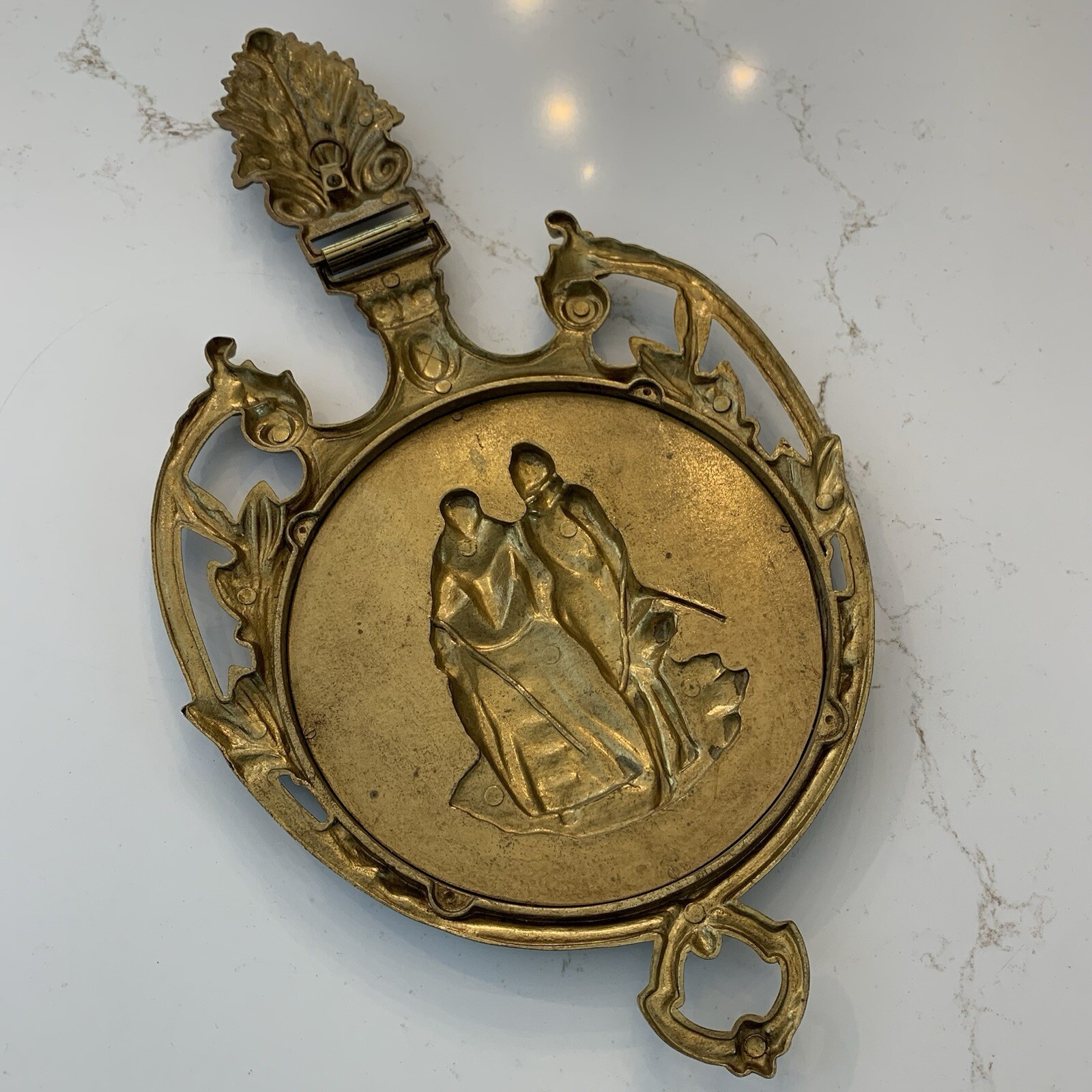 Royal Metal Wall Decor 17 in x 9 in Exact Metal Unknown exact age unknown