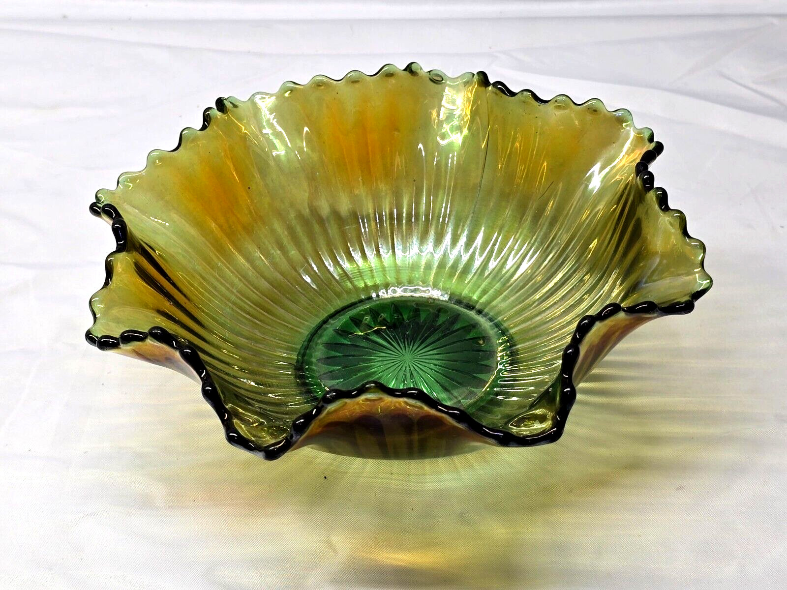 Fenton Smooth Rays Emerald Carnival Glass Ruffled Bowl 7″