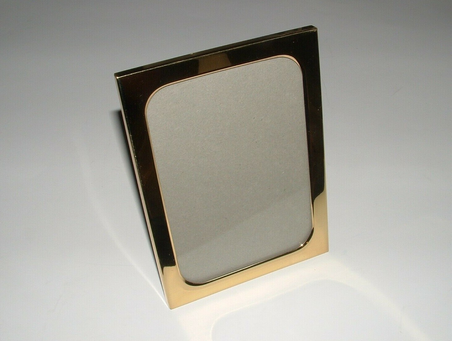Burnes State Street 5″ x 7″ Photo Frame, Gold-tone, Box, Age Unknown, pre-owned