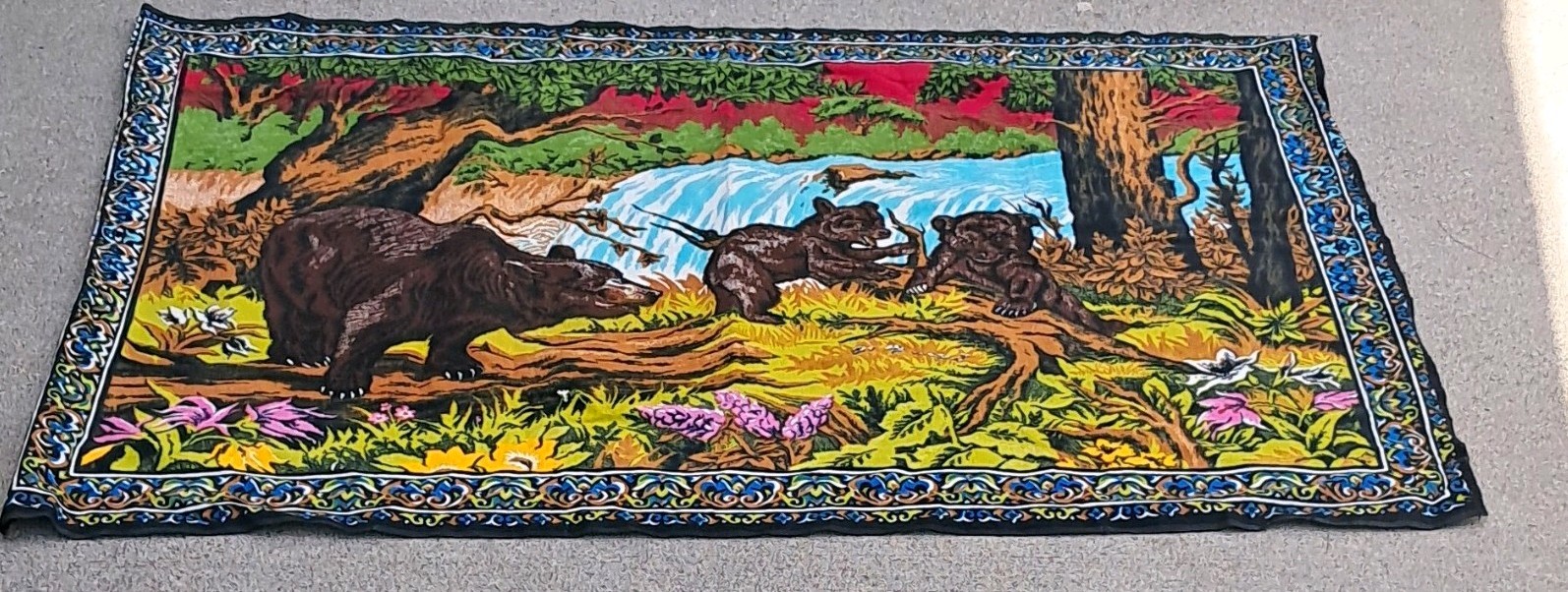 Vintage Bear Family Nature Scenic Multicolor Decorative Horizontal Tapestry