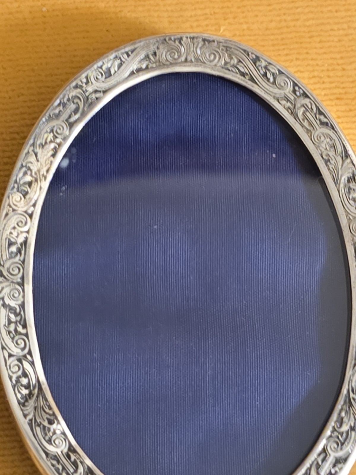 Gorham B3360 Oval Scroll STERLING Silver Photo Frame 4″x3″ Velvet Easel Back