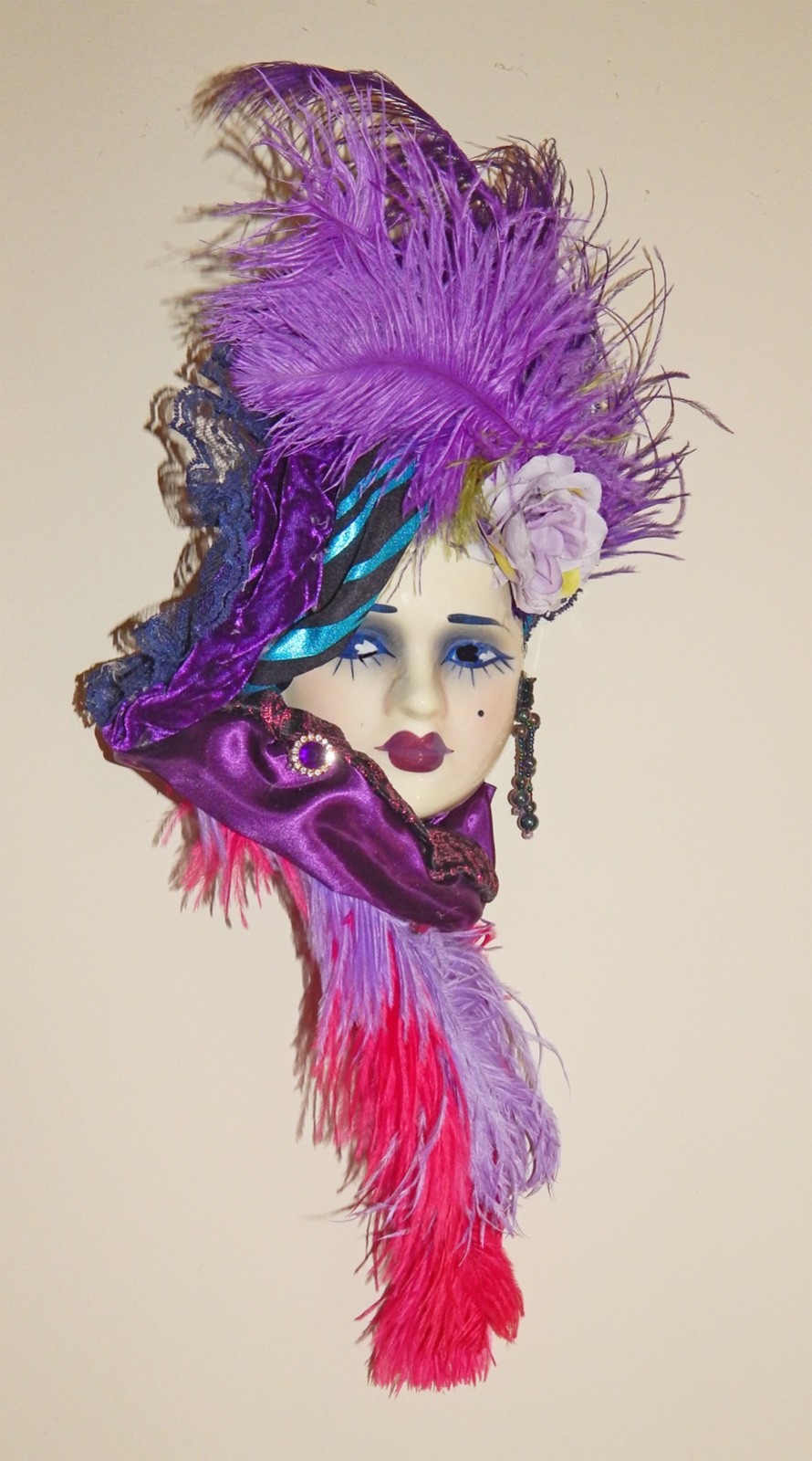 Unique Creations Lady Face Mask Wall Hanging Decor – NEW IN BOX