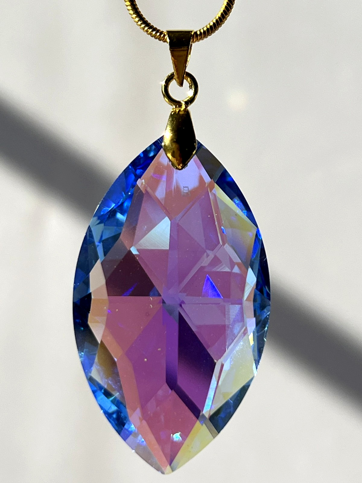 Swarovski 8745‑38 Medium Sapphire AB Cats Eye Prism Pendant Suncatcher 1.5″ Gold